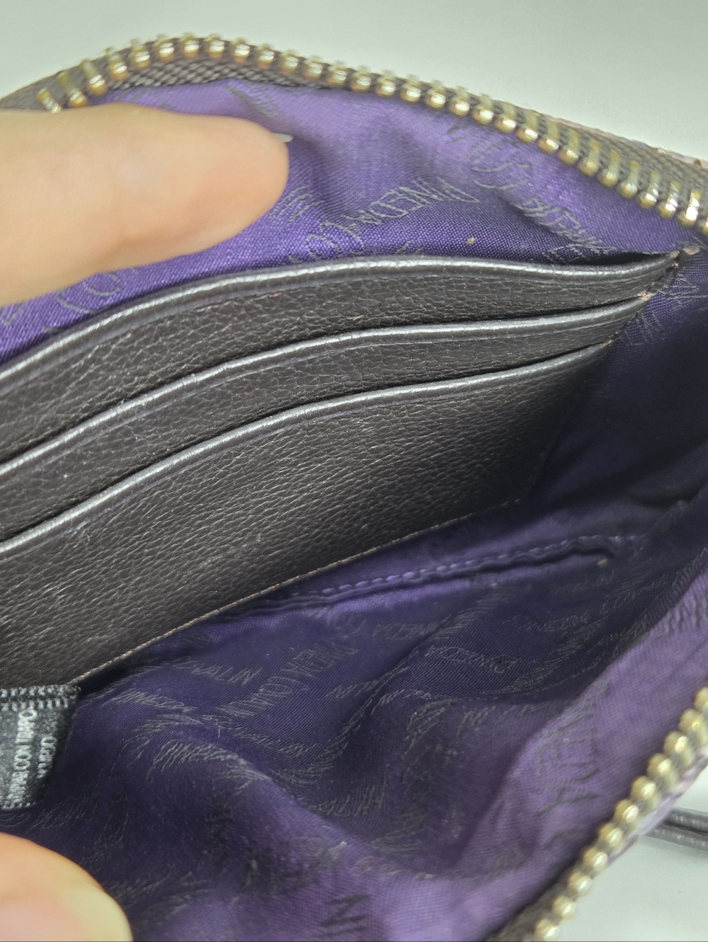 Pineda Covalin Purple Floral Leather/Polyester Wristlet /Silver Branded Zip Pull - Picture 6 of 13